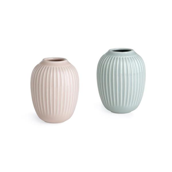 ケーラー社では、芸術性あふれる伝統の陶芸から最高の作風を選び、それを現代風にアレンジしています。そして時代を超越した表現で、幅広いアピール力を備えながらも個性的な味わい方ができるポテンシャルの高い陶磁器を生み出しています。ケーラーの名を冠し...