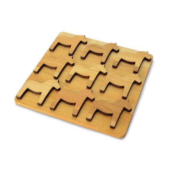 ダーラナホースとは？【北欧雑貨のアットテリア】 TIC TAC TOE