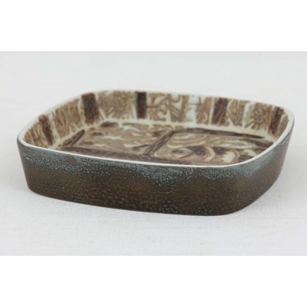 ロイヤルコペンハーゲン社製、Nils Thorssonに絵付けされたBACAのスクエアトレイです。関連キーワード：【北欧雑貨 ビンテージ雑貨 アンティーク品 ロイヤルコペンハーゲン デンマーク 小物入れ 収納 トレイ】