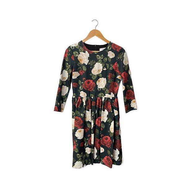 Blugirl ブルーガール ワンピース I40 花柄 ノースリーブ Blugirl ブルーガール ワンピース I40 花柄 ノースリーブ