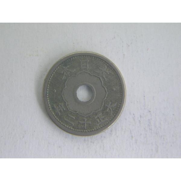 直径１９．０９ミリ　品位銅７５％ニッケル２５％　量目２．６３ｇ　発行枚数8,000万枚