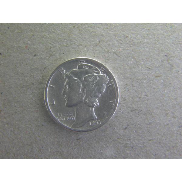 1916年、１０セント銀貨の新デザインを募るコンテストで、ドイツ人の移民アドルフ・A・ワインマンが優勝しました。図柄は翼つきの帽子をかぶった自由の女神で、思想の自由を象徴します。ただし、米国民はローマの神話の翼付きのサンダルをはいた神々の使...