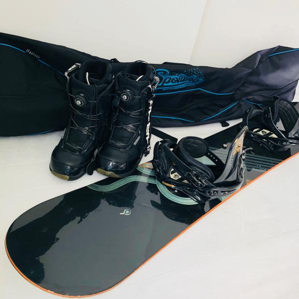 ●商品名メーカー：ROSSIGNOL ロシニョー ルモデル：CIRCUIT サーキットサイズ：150cm【ビンディング】メーカー：FLUXサイズ：S【ブーツ】メーカー：KILLER LOOP キラーループモデル：FLY-PLUS-2 フライ...