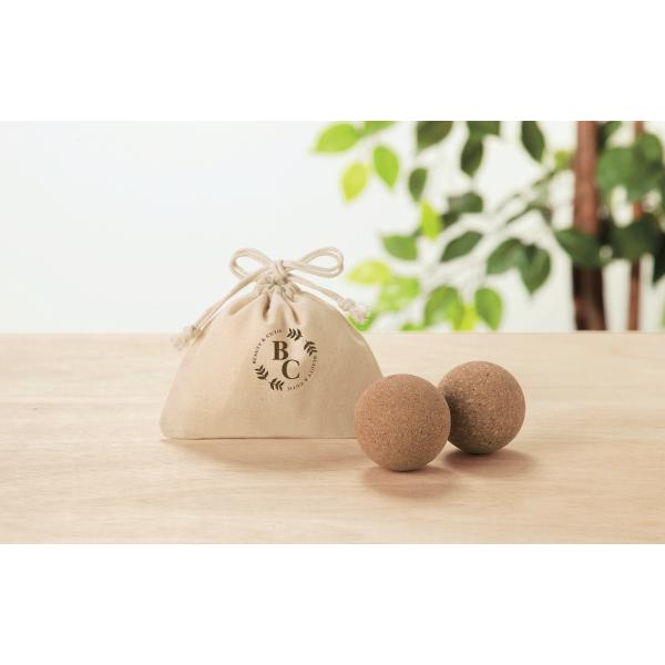 【天然コルクの“ほどよい弾力”】さらりとしたコルク表面とほどよい硬さで、手のひらに収まりやすい感触。転がす動きがスムーズで、力を入れすぎず扱えます。毎日のセルフケアに取り入れやすい質感です。【使い方いろいろ、日常のすき間時間に】デスクワーク...