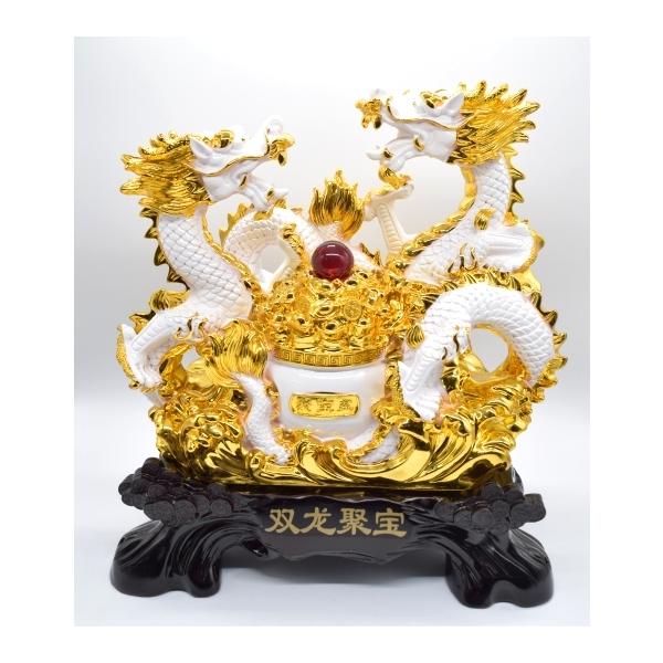 An extremely rare and superb blue and white 'dragon' dish