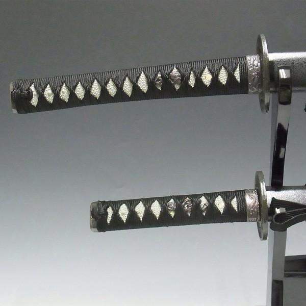 岐阜県関市製の模造刀 黒石目 大刀・小刀・刀掛け3点セットです。 仏像 販売 龍祥-Ryusho- | 仏像や木彫り・縁起物などの販売