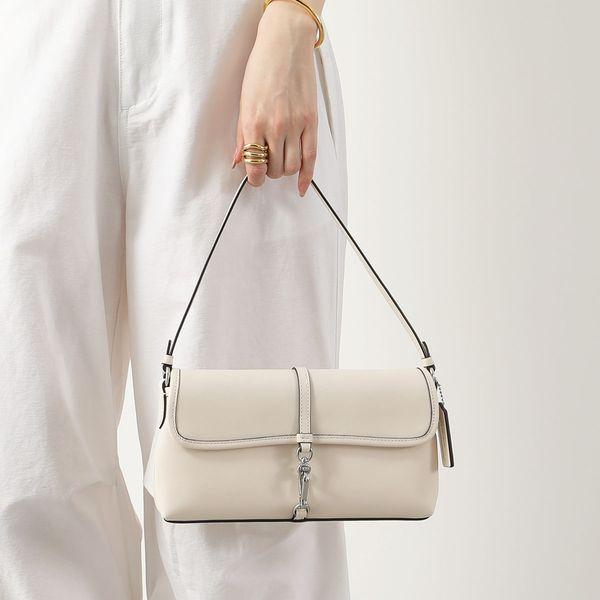 COACH アイボリー レザー ハンドバッグ COACH（コーチ） ハンドバッグ hamptons ハンプトンズ CP132