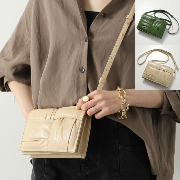 ボッテガヴェネタ BOTTEGAVENETA カセット クロスボディバッグ　美品 BOTTEGA VENETA（ボッテガ・ヴェネタ） ショルダーバッグ カセット
