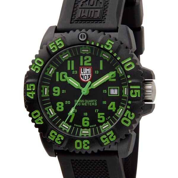 【LUMINOX】ルミノックス3067 グリーン文字盤　レアカラー LUMINOX ルミノックス ネイビーシールズ カラーマークシリーズ