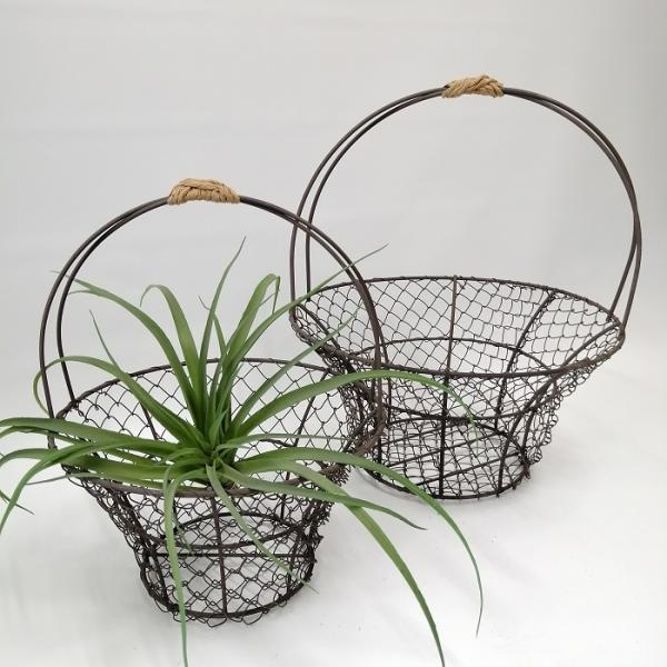 Madam Stoltz 新品 大きな壁掛けアイアンバスケット