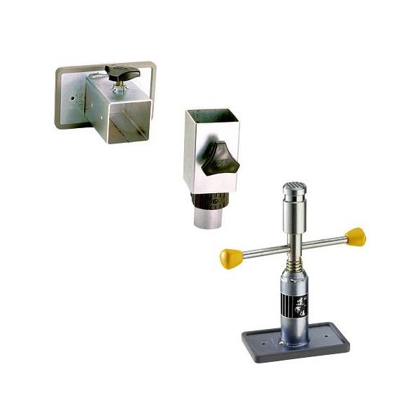 特徴：造作工事に最適です。スプリングを内臓しているので仮設置が容易です。ジャッキ頭部には滑り止めの溝が  切ってあるので直接ジャッキアップする事もできます。  ゴムベース付で木材を傷めません。用途：木造の造作用ミニジャッキです。お手持ちの4...