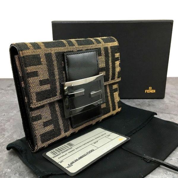 FENDI 送料込み! 未使用品 三つ折り財布 ズッカ柄 箱付き 447 FENDI 送料込み! 未使用品 三つ折り財布 ズッカ柄 箱付き 447