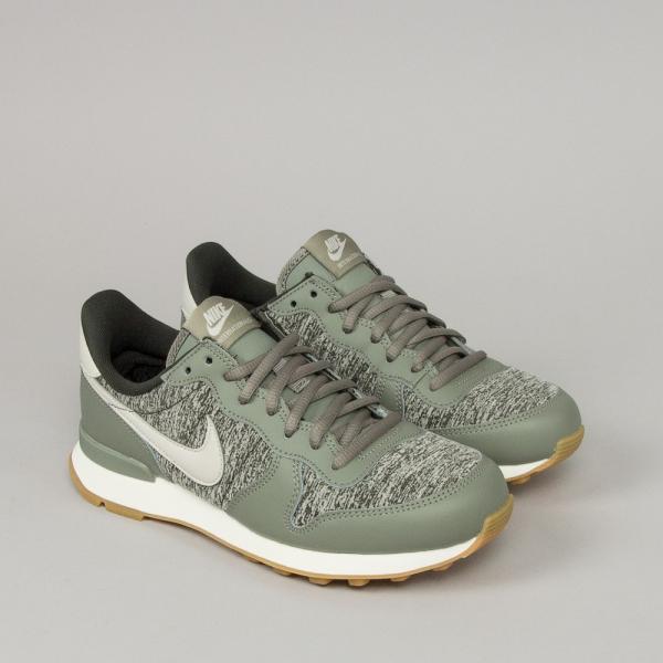 国内正規品 Nike ナイキ Wmns Internationalist ウィメンズ インターナショナリスト 8407 022 カーキ Buyee Buyee 日本の通販商品 オークションの代理入札 代理購入