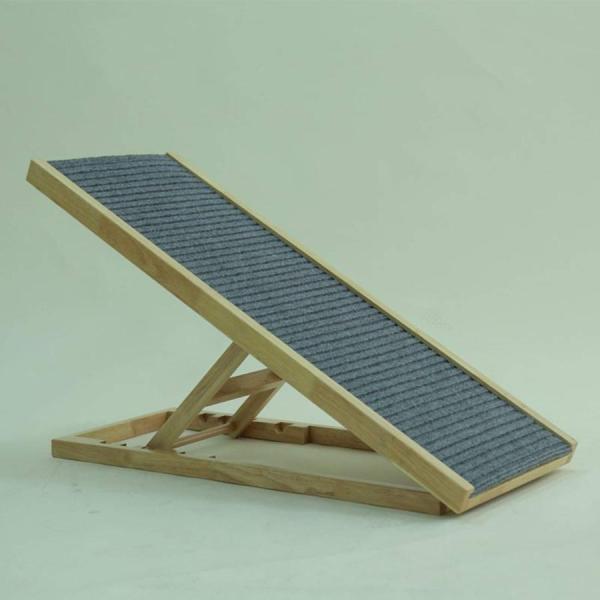 すべての年齢の犬に適しています：高さを調整できます。ランプは小型犬、子犬、年配の犬、怪我をしたペットや関節炎のペットに最適です。滑り止めの表面：高トラクションの歩行面は、滑りを防ぐのに役立つテクスチャ表面を提供します。これは、年配のペットや...