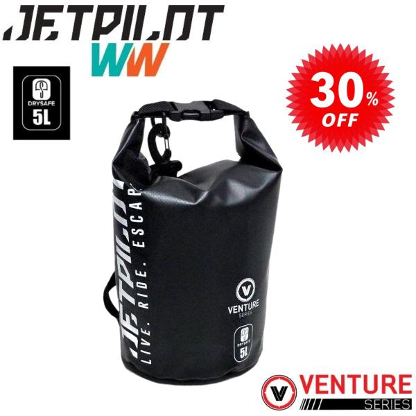 　JETPILOTの防水マリンバッグです。・容量5リットルのお手頃サイズで1人分の荷物や小物入れに最適。・上の口の部分をくるくると巻いてバックルで留める構造なので、出し入れが簡単です。・ショルダーストラップは取り外し可能。肩掛け、手持ちの2...