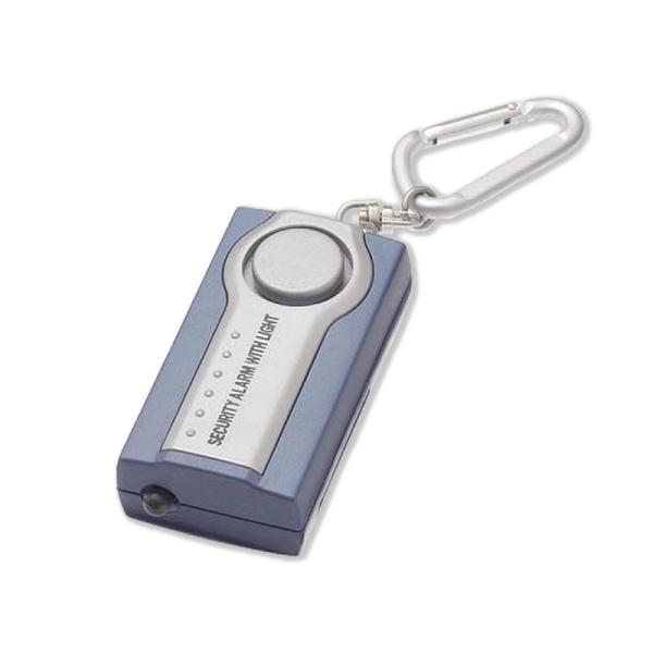 LEDライト付きの防犯ブザーです。緊急時に、プラグを引くだけで大音量で危険を知らせます。付け外しに便利なカラビナや簡易ライトつき。音量：約110dBアラーム連続吹鳴時間：約30分ライト連続使用時間：約15時間主な材質：ABS樹脂サイズ：約3...