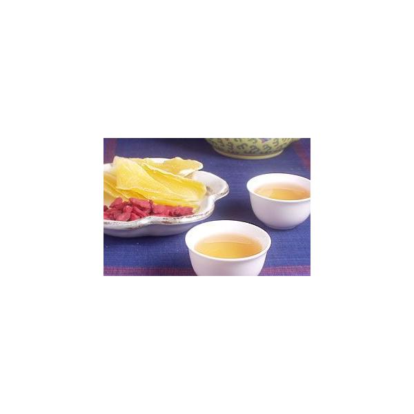 水色が金色で、別名「金の烏龍茶」と呼ばれるのがこの黄金桂です。その香りは桂花(キンモクセイ)に例えられる程、華やかで上品。この香りが、黄金桂の最大の魅力でしょう。誰にでも愛される味わいで、特に日本人に好まれる軽やかな香りを持っています。2煎...