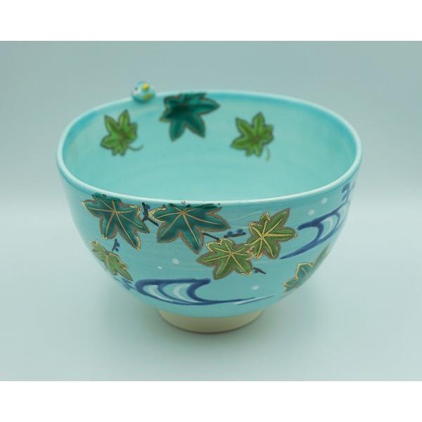 113 新品　茶碗　青釉「青楓に川蝉」　東山　深山　茶道 茶道具 茶碗 茶碗 青釉 青楓に川蝉 東山深山 化粧箱 : 新古