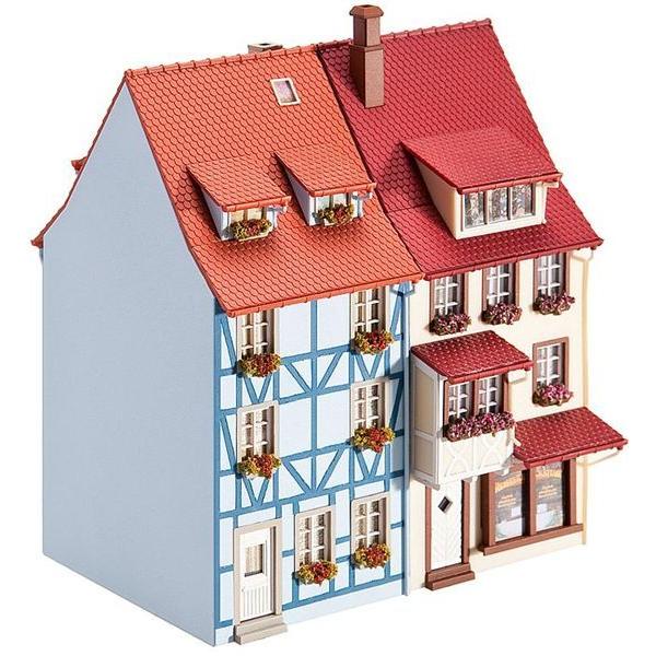 村の家2軒 パン屋さん付き ：ファーラー 未塗装キット HO(1/87) 130495