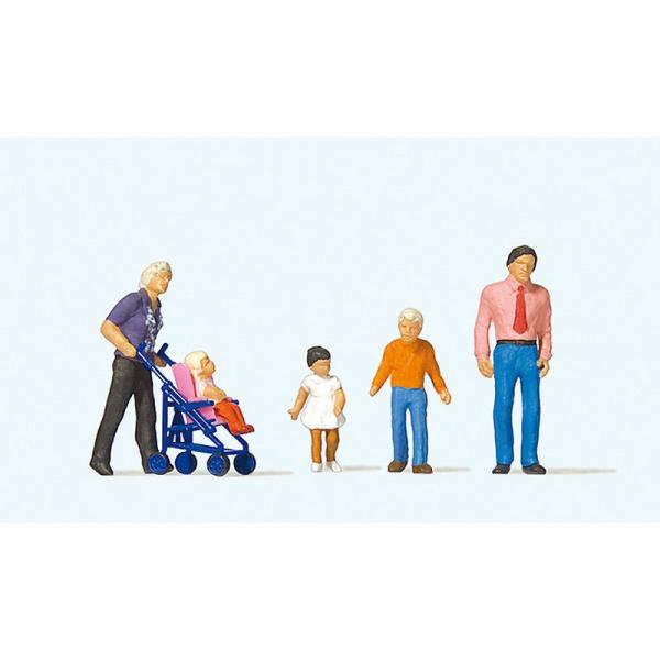 家族で外出（ベビーカーを押すお父さんと子供） ：プライザー 塗装済完成品 HO(1/87) 10721