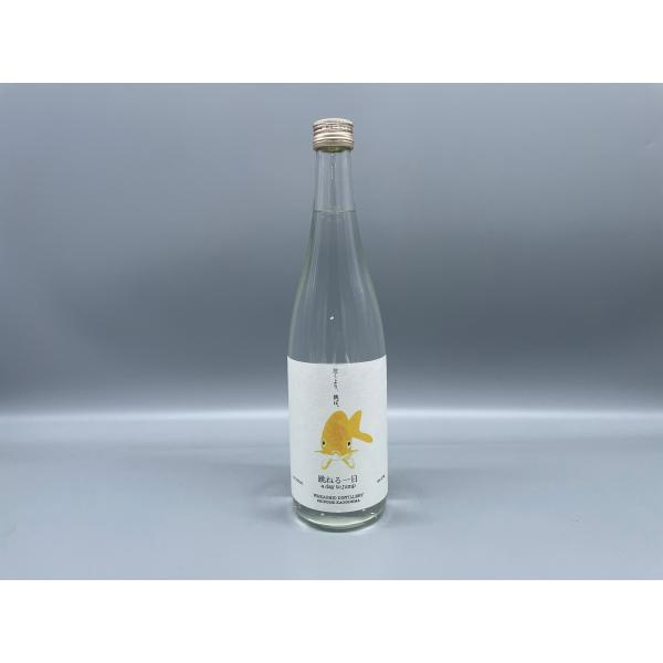 「困難な時にはあれこれ考えず、とにかく行動してみよう」という意味の鹿児島弁「泣こかい跳ぼかい、泣くよかひっ跳べ」からインスピレーションを得て作られたお酒。芋焼酎と麦焼酎に、ゆずの皮と果汁で香りづけした心が跳ねる1本です。品目：スピリッツ原材...