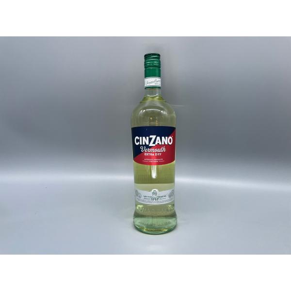 Cinzano ベルモット エクストラドライエメラルドを散りばめたダイヤモンドのような輝きを放つベルモットです。 その香りは、新鮮なハーブと甘い果実の複雑で魅惑的なブレンドで、ナツメグの温かさとスパイシーさが加わり、より一層引き立っています...