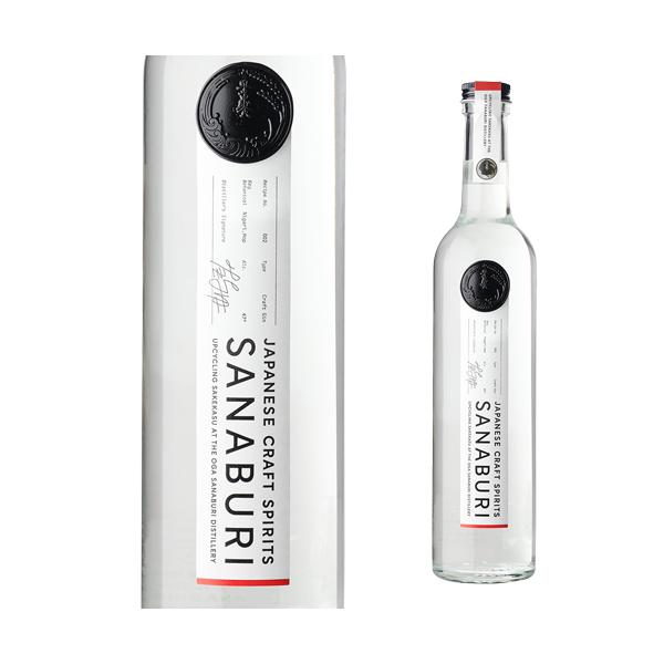 オーソドックスなドライジンを目指しつつ、随所に男鹿や稲とアガベの要素を散りばめました。まず、稲とアガベのクラフトサケ「花風」で使用されたホップを再活用しています。「花風」製造に当たってはホップを水に浸してできる「ホップ水」を使用していますが...