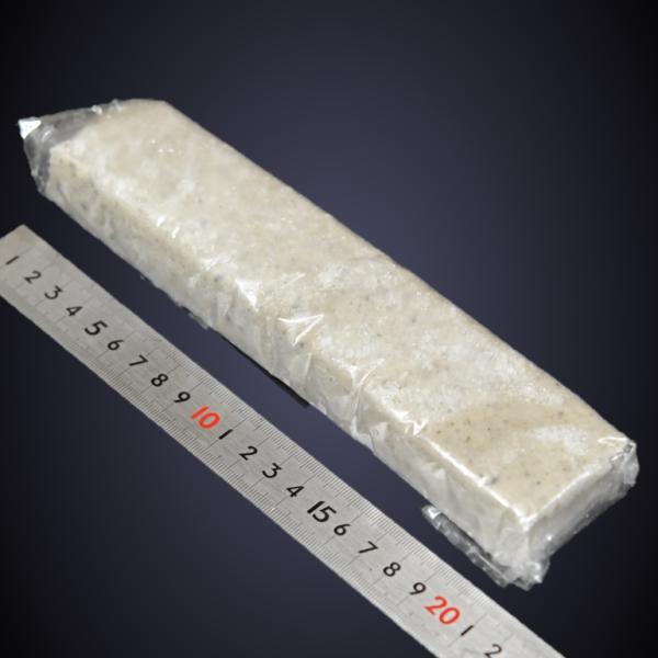 《商品説明》生麩の生地に黒胡麻を練り込んだ「ごま麩」は、香ばしい香りと粒の食感が癖になる美味しさです。生麩のおいしさはグルテンのもちもちとした食感にありますが、同社の生麩は、生麩らしいしっかりした食感をお楽しみいただけます。半解凍でお好みの...