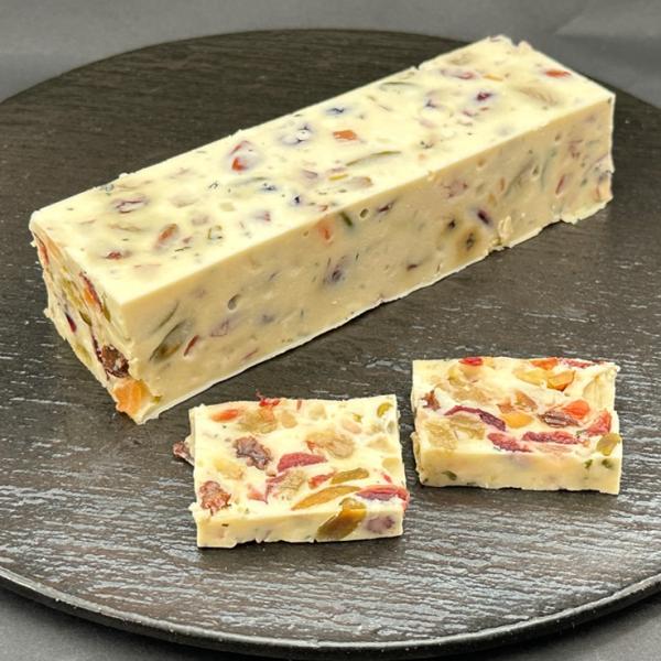 《商品説明》フルーツの甘味とナッツの食感がマッチしたチーズテリーヌです。1本サイズは縦310ｘ横45ｘ高30ミリ、450ｇです。1ケースは20本です。《生（原）産地》オーストラリア《加工地》日本《保存方法》冷凍《賞味期限》製造より558日《...