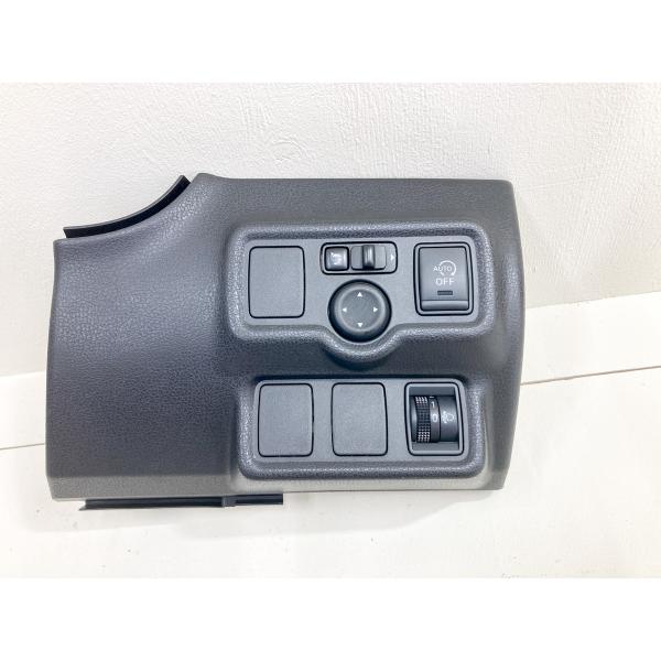 日産ノートニスモS E12右ドアミラー運転席側 日産ノートニスモS E12右ドアミラー運転席側 日産ノートニスモS