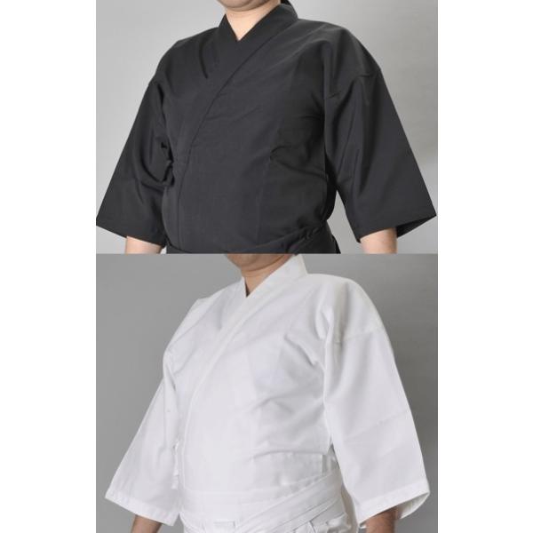 テトロン生地にて製作した居合衣です。丈が長めで着崩れが起こりにくいつくりです。色は白と黒がございます。※サイズによって価格が異なります。