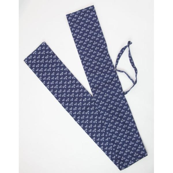 綿製の菖蒲柄生地の刀袋です。 全長：約138ｃｍ 幅：約13ｃｍ 開口部：約20ｃｍ 紐位置(口から)：約40ｃｍ