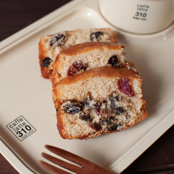 ◆森のフルーツケーキ◆サイズ：高さ約5.5cm・長さ約19cm・幅約6cm◆原材料名：砂糖（国内製造）、バター、植物性油脂、卵、小麦粉、レーズン、オレンジ、クランベリー、パパイヤ、パインアップル、メープルシロップ、ラム酒、ブランデー、シナモ...