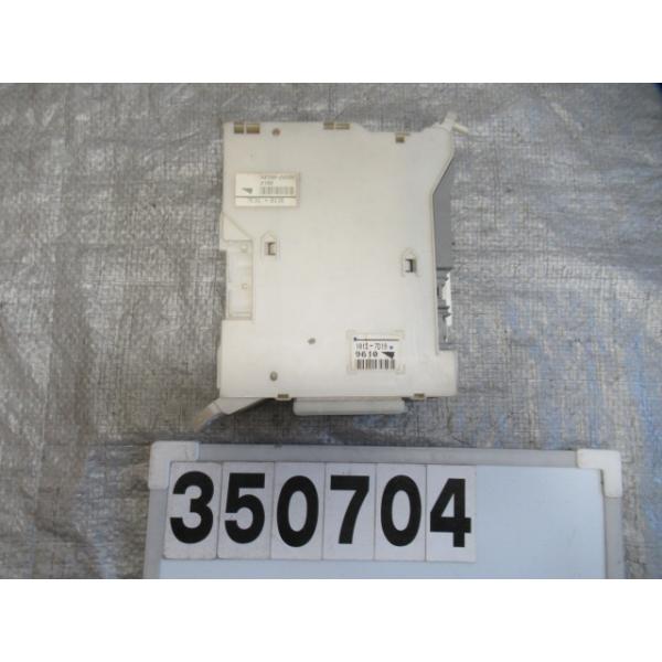 ヴォクシー DBA-ZRR70W 助手席側ジャンクションブロック 82730-28360