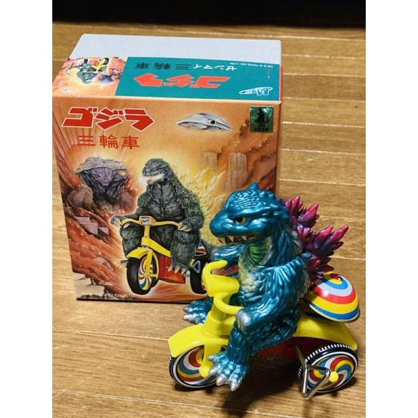 新品】 M1号 ミレニアムゴジラ 三輪車 ブルー成型色 スーフェス