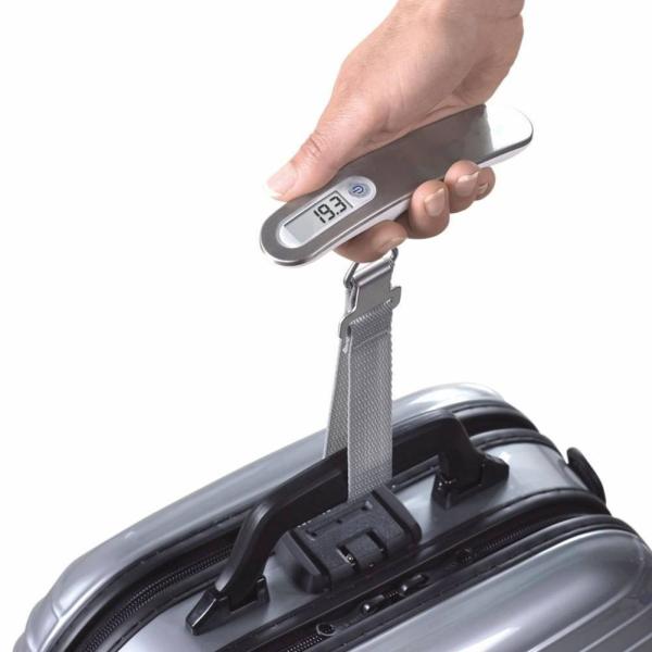 Luggage Scale 旅行用の携帯吊り下げはかりです。 海外旅行にこれが有るととっても便利！！コンパクトでおしゃれなステンレスフェースなのでどこでもスマートにご使用できます。MAX50kgまではかれます。 最小単位は0.1kgです。 ...