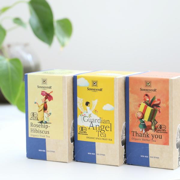 ノンカフェインの体に優しいハーブティー。お家で優雅なティータイムを。商品名：SONNENTOR ゾネントア バラエティーハーブティ原産国：チェコ共和国輸入者：株式会社 おもちゃ箱区分：食品広告文責：(株)エル・ローズ　TEL 0120-29...