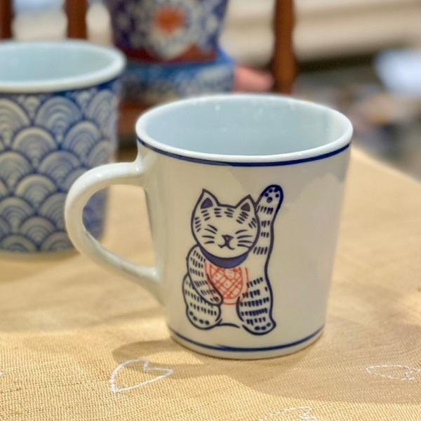 染付陶器 マグカップ コーヒーカップ 湯呑み 陶器 三猫 招き猫 和風 和柄 おしゃれ ギフト モダン 和