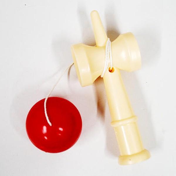 大ブームのけん玉です！レッドとブルー12個セットです♪大人から子供まで大人気♪縁日や子供会にイベントなど♪お子様ランチの景品にもオススメです♪たくさん練習してけん玉達人を目指しましょう♪【※ご注意事項】当店からメールが届かないお客様へ当店で...