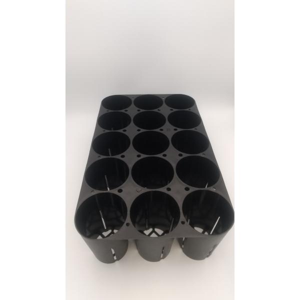 オーストリア・リエコ(Lieco)社製マルティキャビティコンテナ容器内側に根巻きを防止するリブ（突起）付き根が空気に触れるように底は空いています。色　　　　　黒穴の直径　　7cm穴の高さ　　10cm穴の大きさ　約311CC1ケースの穴の数　...