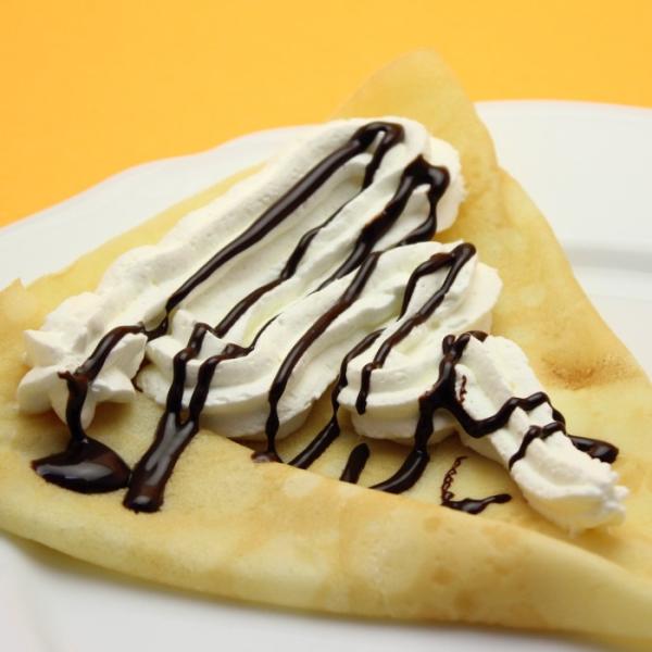 商品内容:クレープ（チョコソース）配送方法:冷凍便保存方法:要冷凍（-15℃以下）賞味期限:21日お召し上がり方法:冷蔵庫で3〜4時間程解凍して下さい特定原材料:乳、卵、小麦