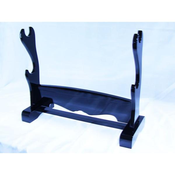 日本刀 木製黒塗台2本掛 刀掛台 掛け台 刀台模造刀などを展示するのに適した刀台です。分解できるので持ち運びや収納に便利ですね！木製なので高級感もあり、頑丈です刀剣類の鑑賞用の刀掛台 美術刀剣や居合刀など、 本格的な鑑賞に堪える刀掛台なので...