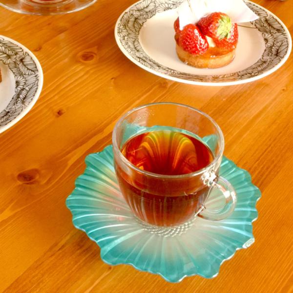 ギフト不可耐熱温度差120度なので耐熱ガラス同様、アツアツのコーヒーなど熱湯を注いでも安心です。しかも従来の耐熱ガラスよりも厚手で丈夫に出来ています。食器洗浄機対応でお手入れも簡単。電子レンジもOKだから、ちょっと冷めてしまった紅茶などの再...