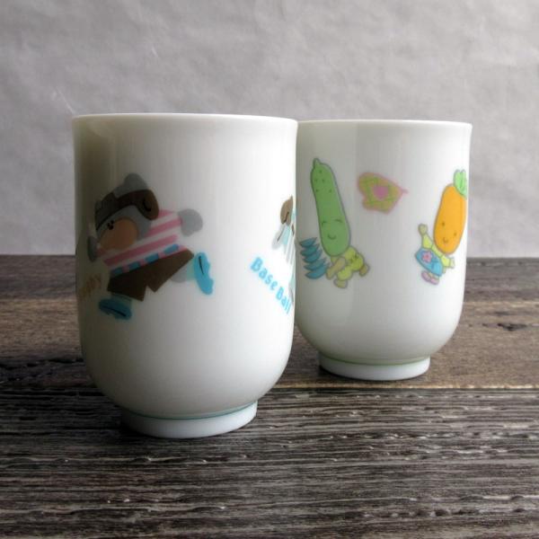 【商品名】昭和レトロ キャラクター 湯呑み（2柄選択）【規格】アウトレット【サイズ】直径 約6cm×高さ 約8cm【重量】約100g【容量】満水時 約180cc【素材】日本製磁器（美濃焼）　電子レンジ…OK　食器洗浄機…OK　オーブン…NG...