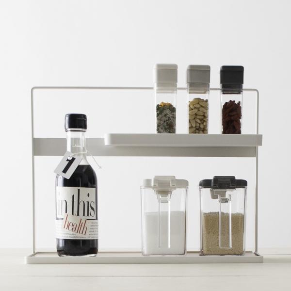 おしゃれでコンパクトな調味料ラック｜シンプルなデザインのスパイスラック。●手狭なキッチンで効率よく調味料を収納できる調味料ラック・スパイスラック スタンダード。●下段のみスパイスコンテナが3個収納可能です。（スパイスコンテナは別売りです）。...