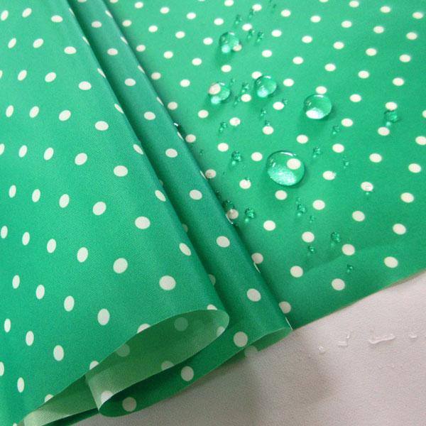 両面撥水生地（6061PTAC）ドット柄（サイズ約4mm）グリーン 生地巾  