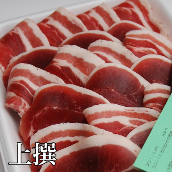 [Release date: November 27, 2017]篠山の名物「ぼたん鍋」。意外なほどくせも少なく、煮込むと柔らかくなります。猪も牛と同じように一頭一頭さまざま、当店では自らの目で上質の国産天然猪を仕入れることにこだわっており...