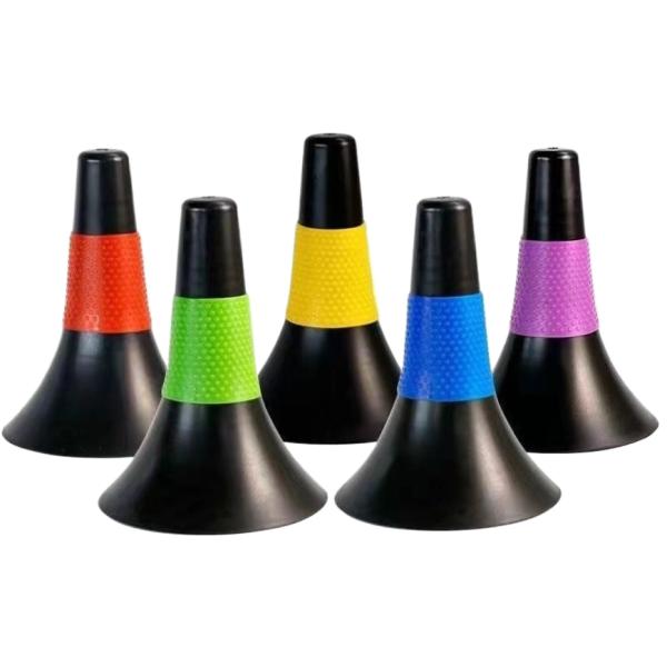 ドリブルしながらでも掴みやすいバスケコーン：ラバーグリップ付きのコーンなので、ドリブルしながらでも掴みやすいです。全国優勝経験チームやスキルトレーナーも使用しているバスケットボールコーンでより実践的なトレーニングをすることができます。積み重...