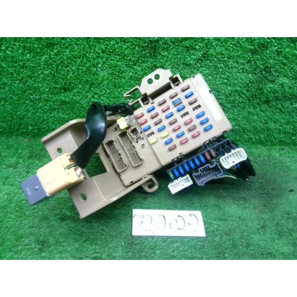 インプレッサ DBA-GJ3 ヒューズボックス G4 1.6I-L 4WD 82201FJ000 同