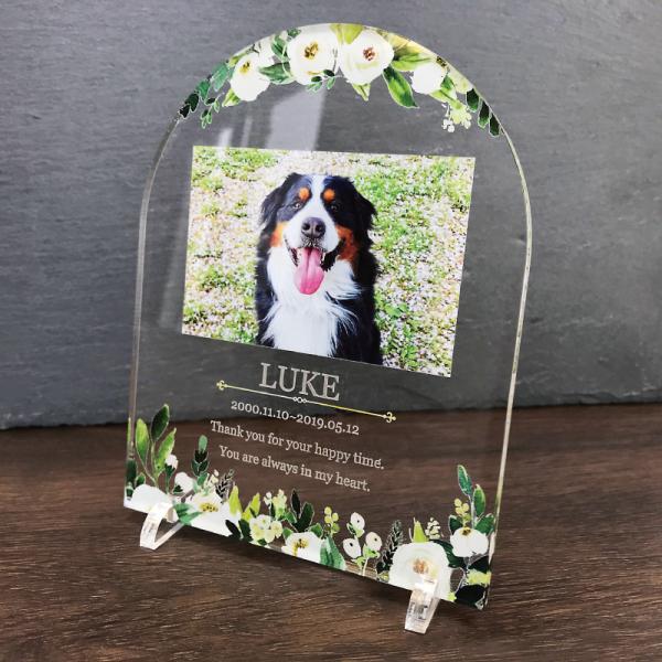 大切なペットの誕生日、記念など、思い出の写真をフォトスタンドにしてみませんか？◆デザインボタニカルフラワーお星さまとお花桜ひまわり肉球オレンジブーケ※背面は白色になります。◆サイズ画像欄からご確認ください。ご希望のサイズをオプション欄からお...